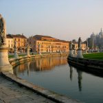 Prato della Valle a Padova: Un gioiello di architettura e storia
